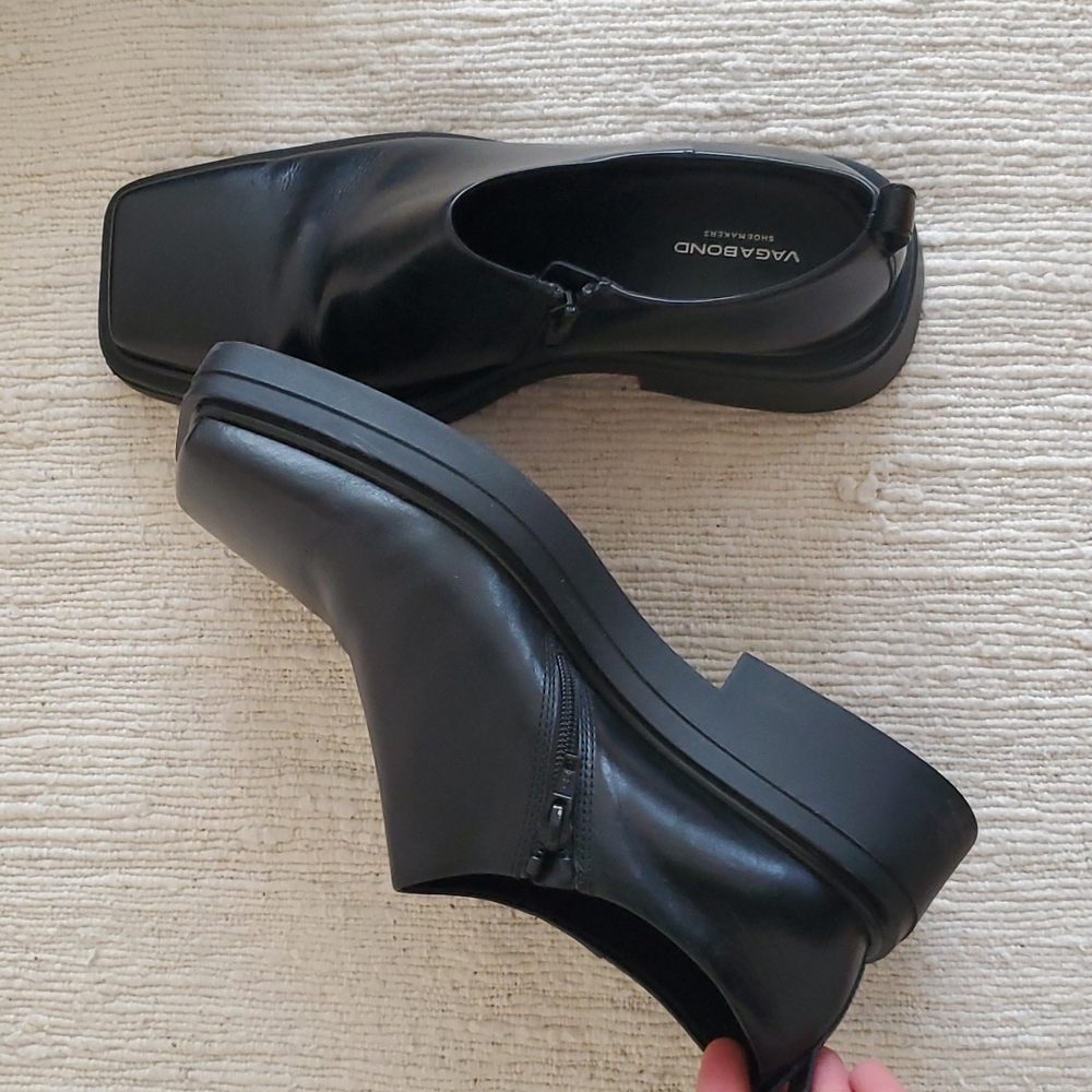 Vagabond Eyra Mules